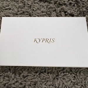 Brand new KYPris highlighter palette